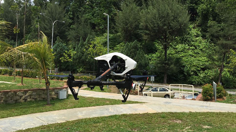 Multirotors - i1<br>
<i><small>Workhorse for Oblique Videography</small></i>
